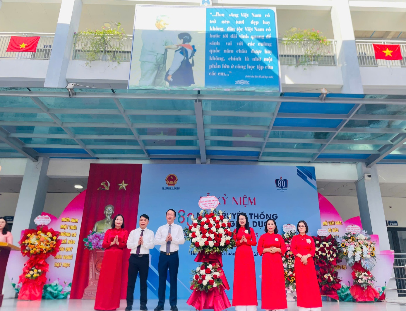 Lễ khai giảng năm học mới 2025 - 2026 tại phường Thượng Cát: Năm học gieo mầm khát vọng, vun đắp tương lai- Ảnh 1.