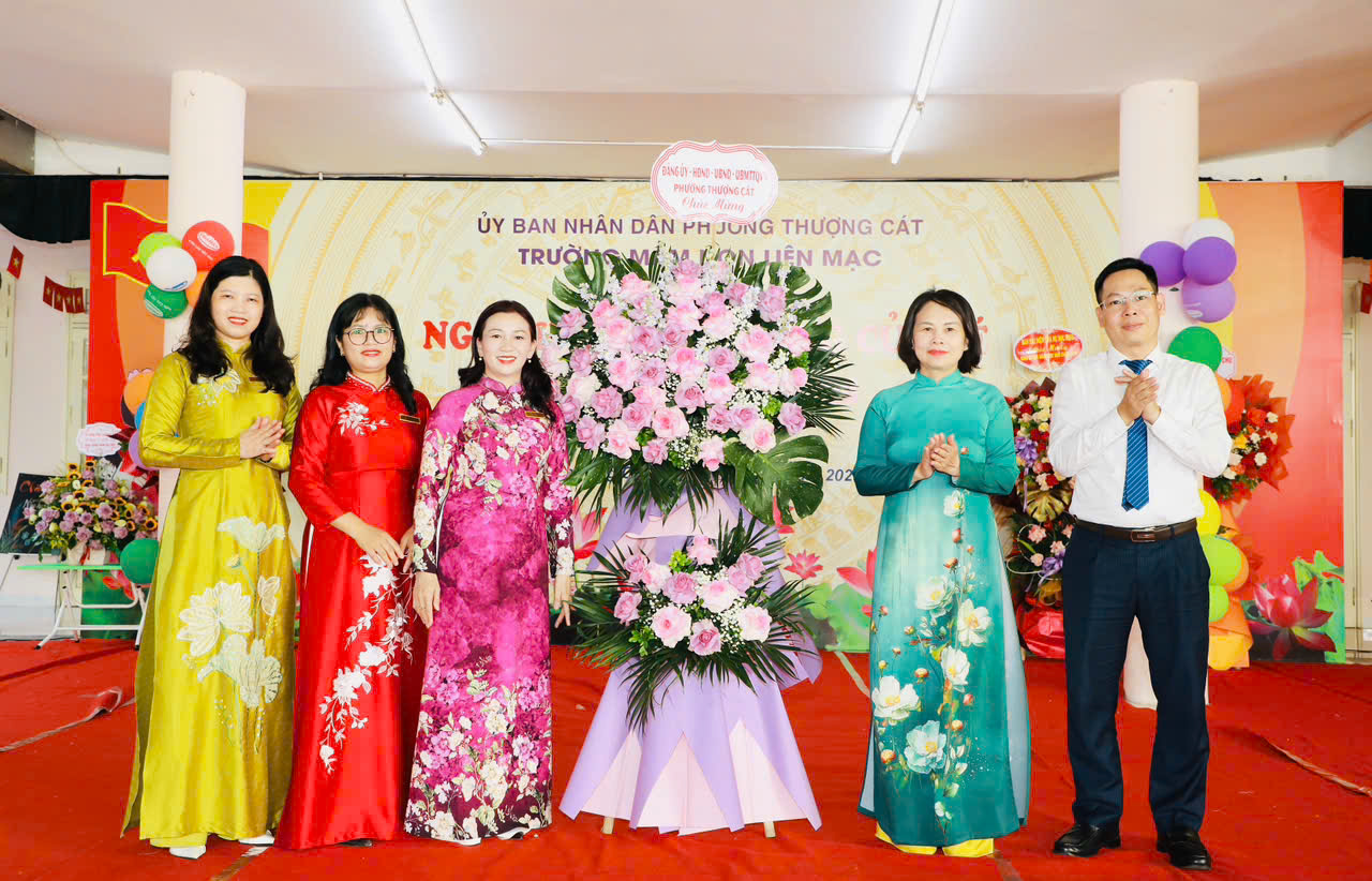 Lễ khai giảng năm học mới 2025 - 2026 tại phường Thượng Cát: Năm học gieo mầm khát vọng, vun đắp tương lai- Ảnh 7.