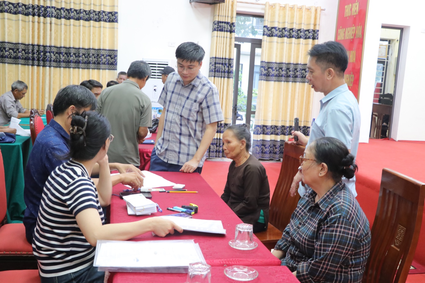 33 hộ cận nghèo xã Trần Phú được trao hỗ trợ nhân dịp kỷ niệm 80 năm Cách mạng Tháng Tám và Quốc khánh 2/9- Ảnh 2.