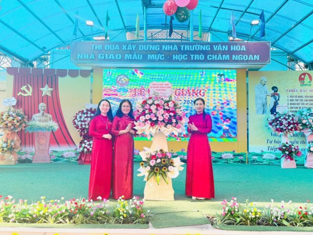 Gần 15.000 học sinh xã Sơn Đồng dự Lễ khai giảng đặc biệt- Ảnh 3.