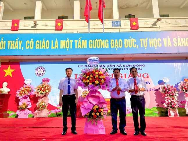 Gần 15.000 học sinh xã Sơn Đồng dự Lễ khai giảng đặc biệt- Ảnh 14.