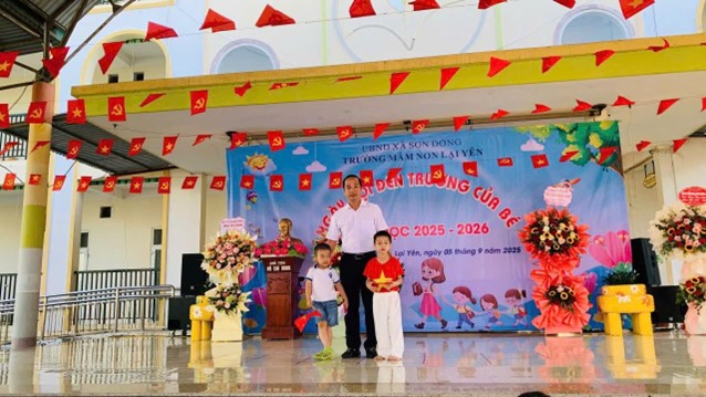 Gần 15.000 học sinh xã Sơn Đồng dự Lễ khai giảng đặc biệt- Ảnh 18.