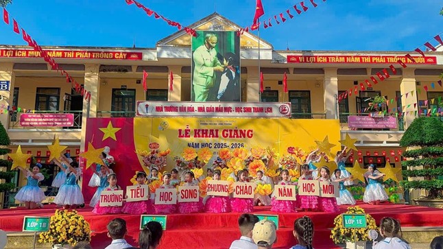 Gần 15.000 học sinh xã Sơn Đồng dự Lễ khai giảng đặc biệt- Ảnh 19.
