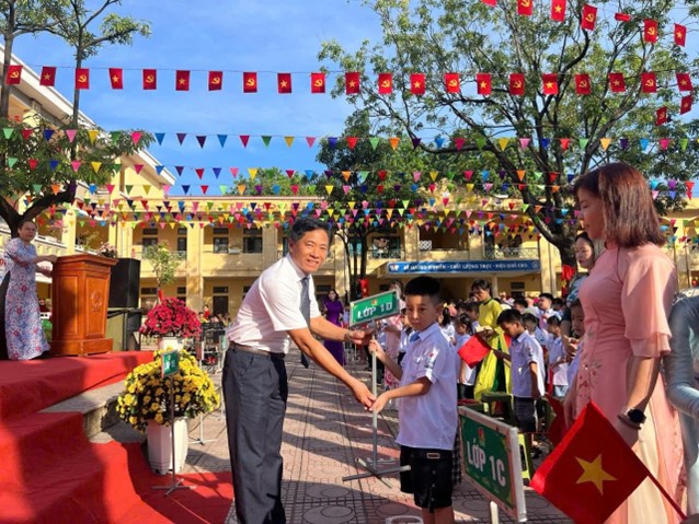 Gần 15.000 học sinh xã Sơn Đồng dự Lễ khai giảng đặc biệt- Ảnh 21.