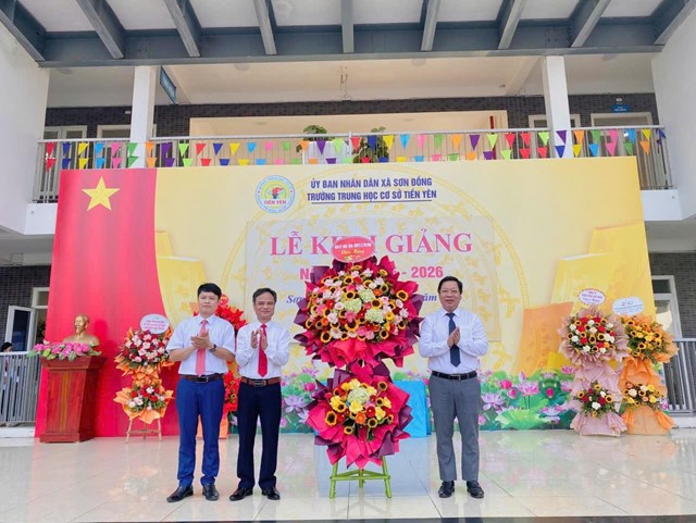 Gần 15.000 học sinh xã Sơn Đồng dự Lễ khai giảng đặc biệt- Ảnh 23.