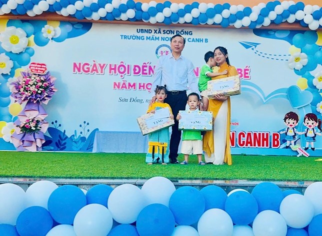 Gần 15.000 học sinh xã Sơn Đồng dự Lễ khai giảng đặc biệt- Ảnh 37.