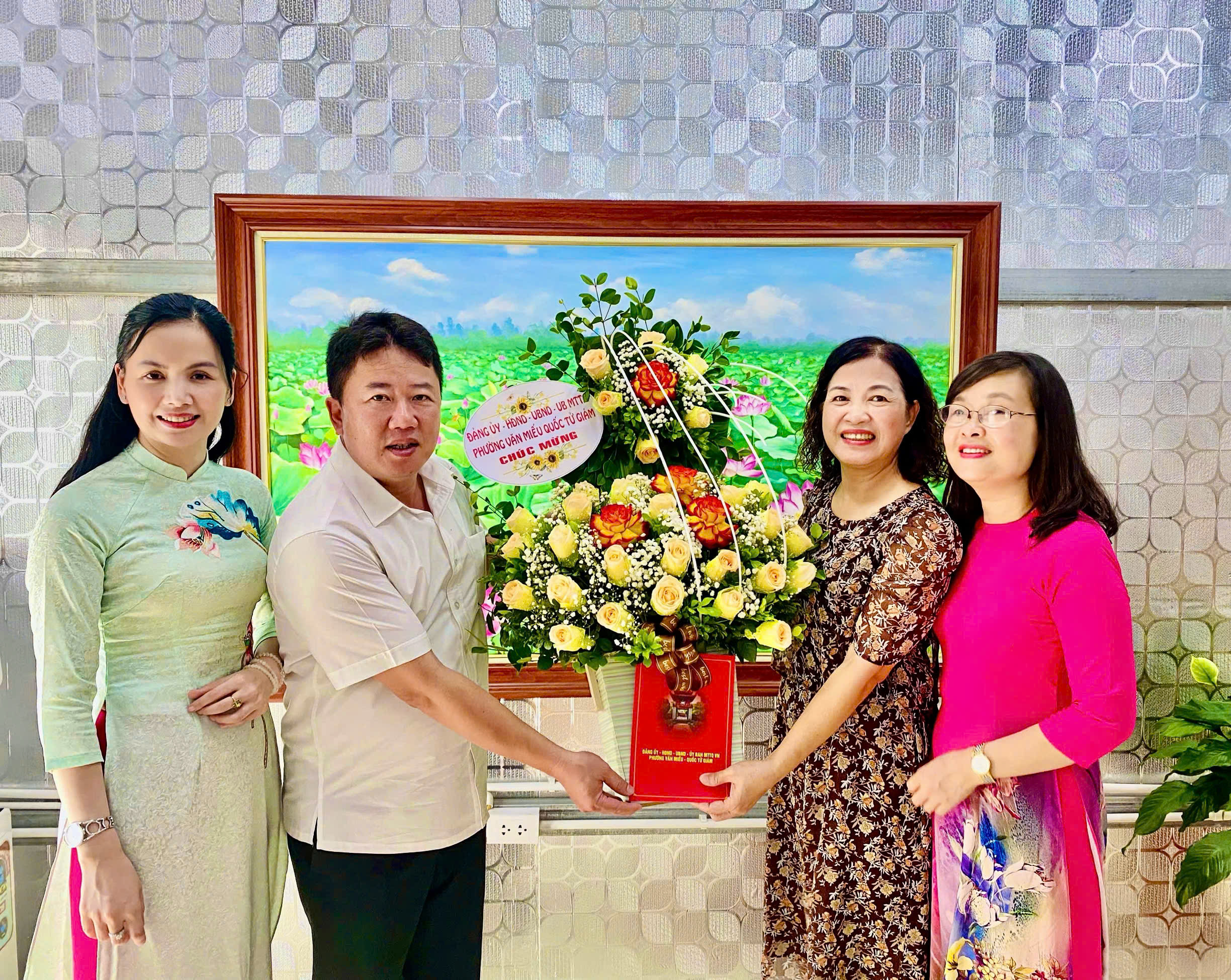 UBND PHƯỜNG VĂN MIẾU – QUỐC TỬ GIÁM CHÚC MỪNG LỄ KHAI GIẢNG NĂM HỌC 2025 – 2026 TẠI CÁC TRƯỜNG TRÊN ĐỊA BÀN- Ảnh 10.