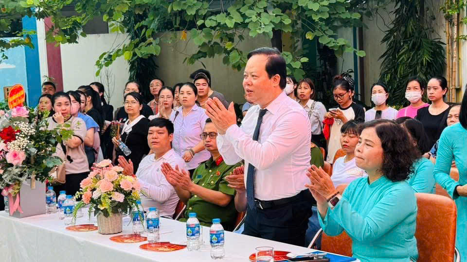 UBND PHƯỜNG VĂN MIẾU – QUỐC TỬ GIÁM CHÚC MỪNG LỄ KHAI GIẢNG NĂM HỌC 2025 – 2026 TẠI CÁC TRƯỜNG TRÊN ĐỊA BÀN- Ảnh 1.