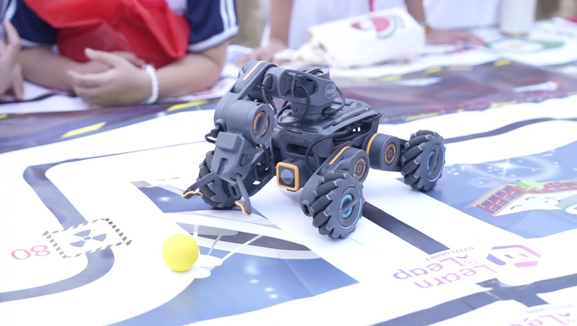 Ngày hội trải nghiệm STEM, AI và Robotics tại trường THCS Xuân Đỉnh
- Ảnh 5.