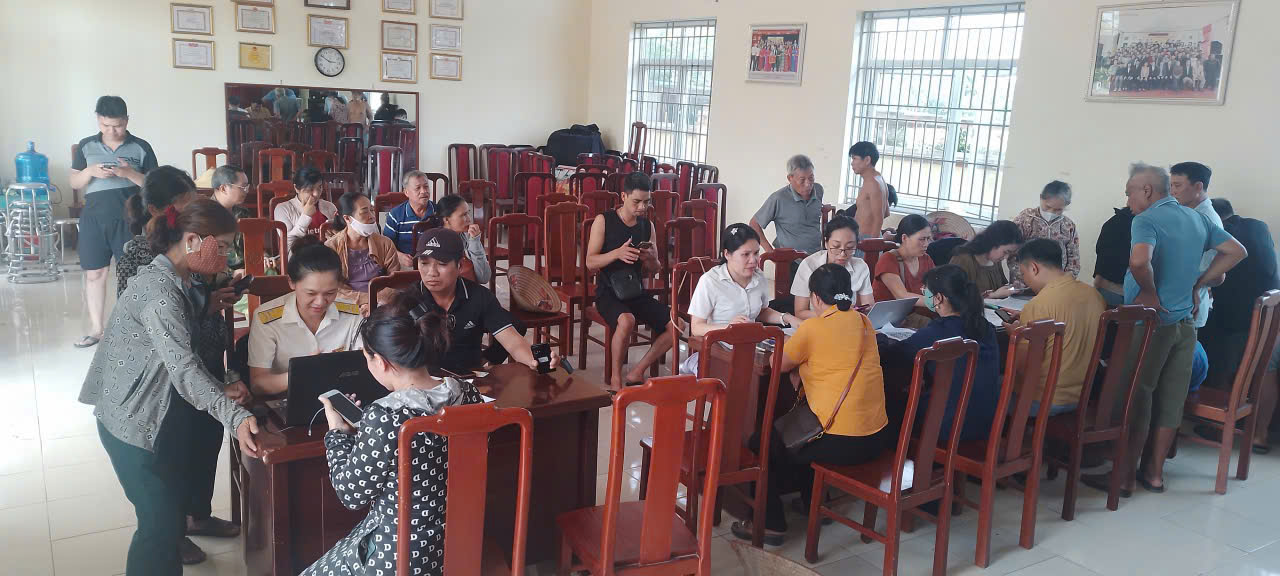 Tăng tốc phổ cập ứng dụng eTax Mobile cho người dân xã Nam Phù