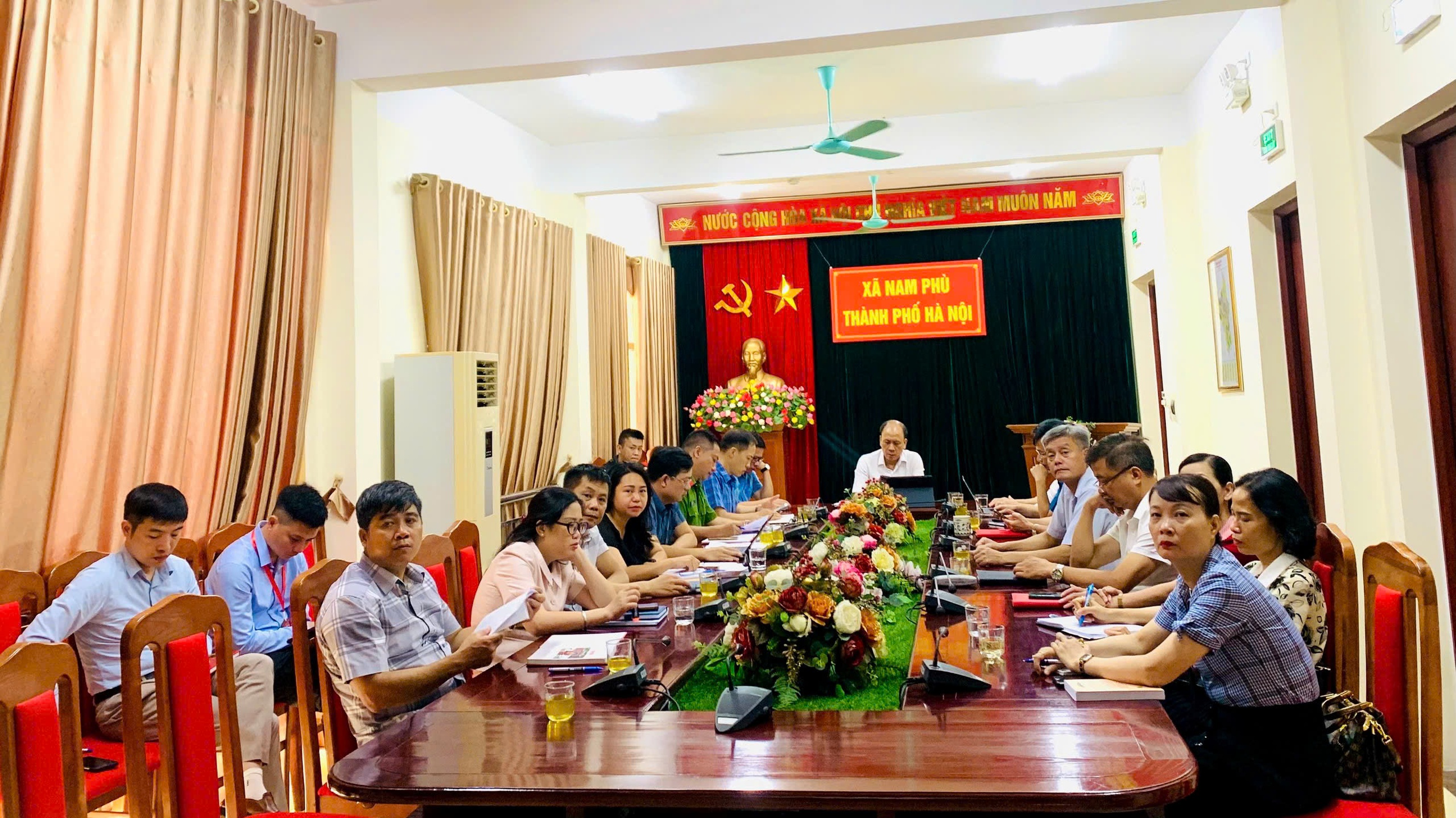 Lãnh đạo xã Nam Phù quyết tâm phát huy kiến thức đã được trang bị, tiếp tục đổi mới phong cách lãnh đạo nâng cao hiệu quả công việc 