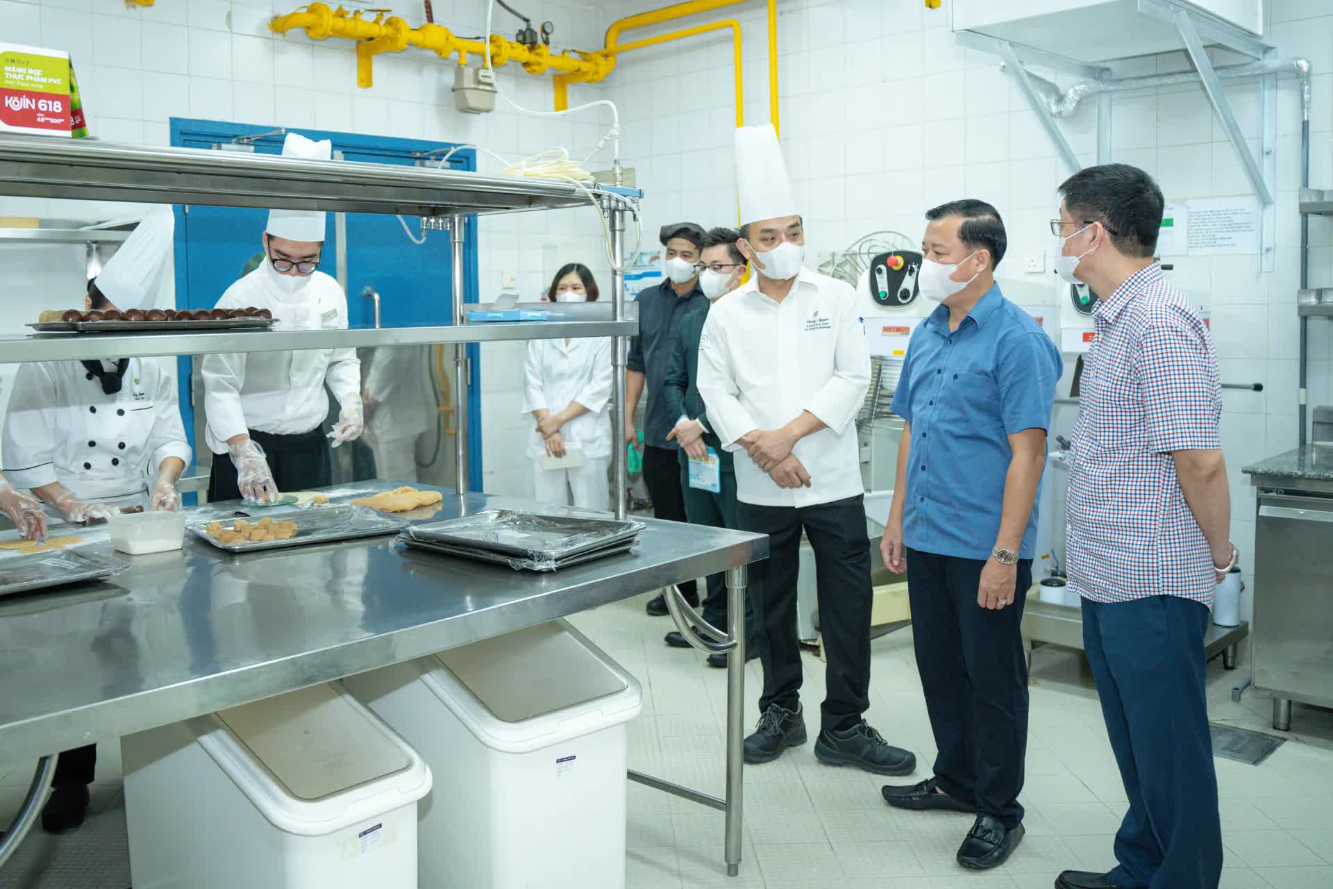 Hà Nội siết chặt an toàn thực phẩm mùa Trung thu- Ảnh 1.