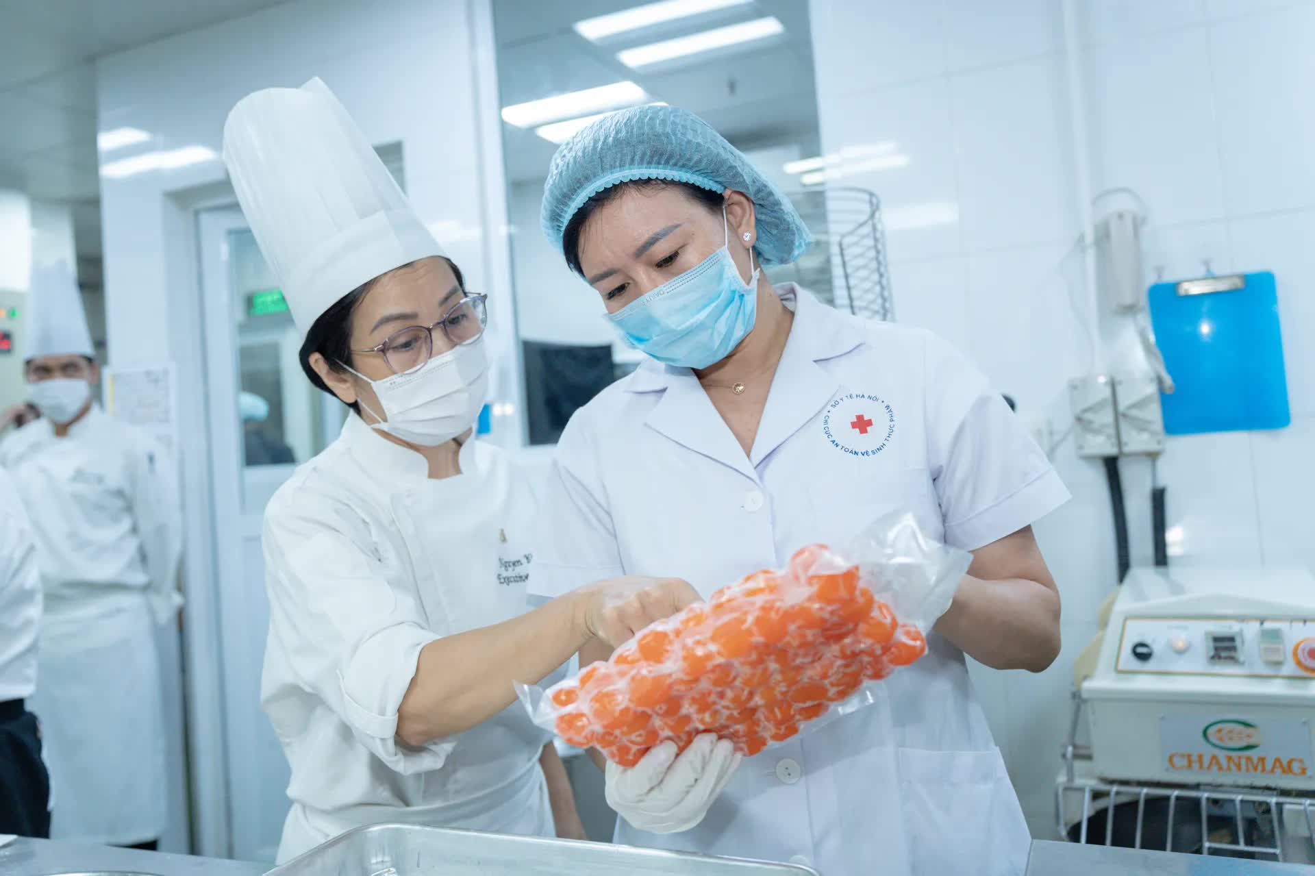 Hà Nội siết chặt an toàn thực phẩm mùa Trung thu- Ảnh 4.