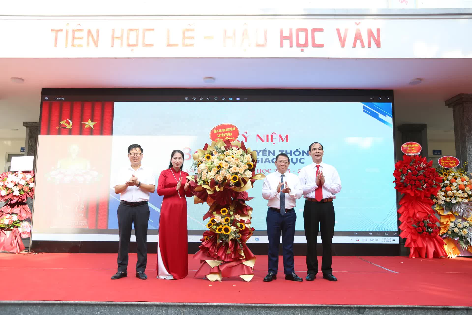 Học sinh xã Tiến Thắng nô nức dự lễ khai giảng năm học mới- Ảnh 2.