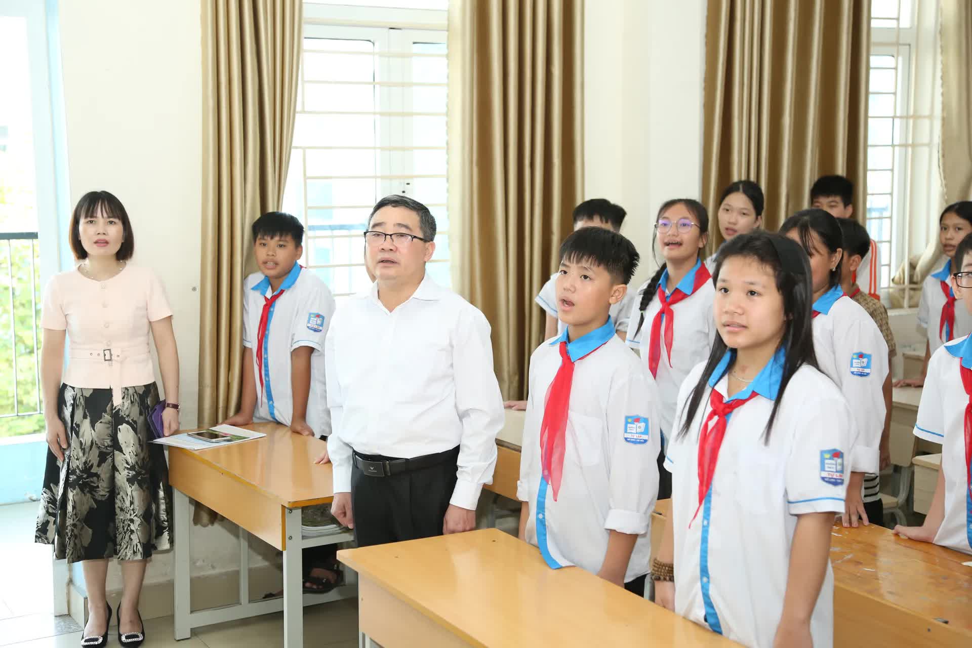 Học sinh xã Tiến Thắng nô nức dự lễ khai giảng năm học mới- Ảnh 4.