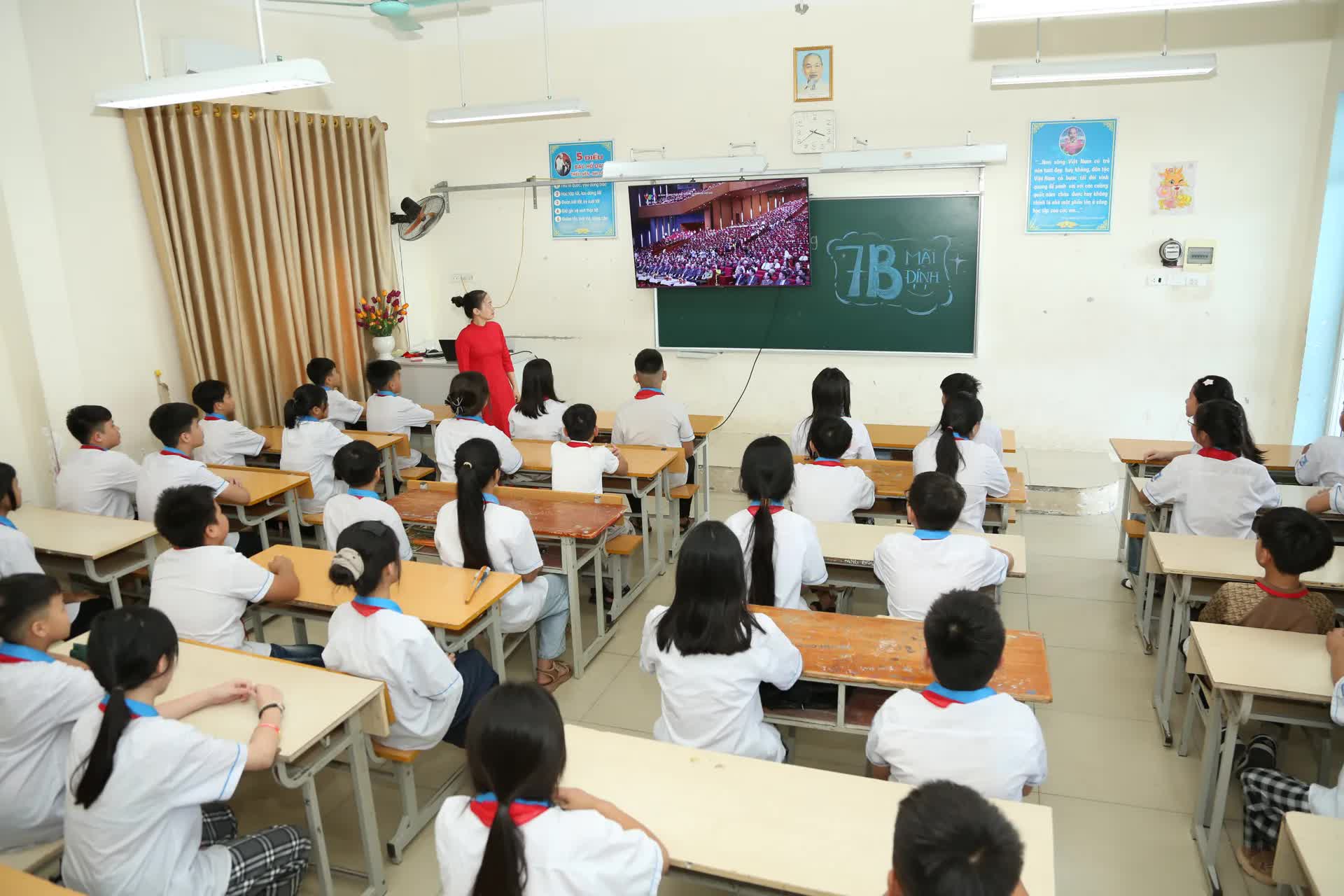 Học sinh xã Tiến Thắng nô nức dự lễ khai giảng năm học mới- Ảnh 1.