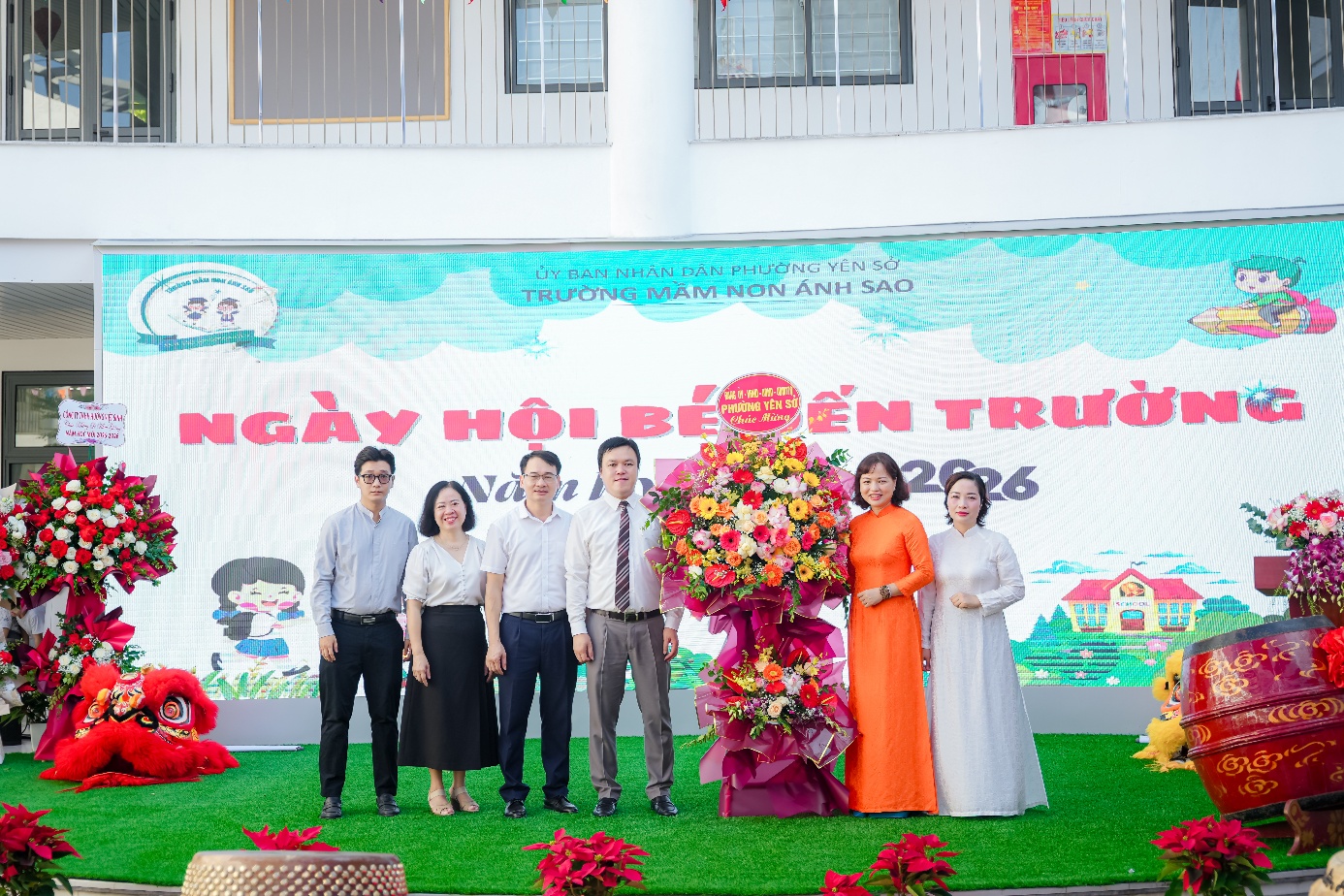 Học sinh phường Yên Sở háo hức đón lễ khai giảng đặc biệt- Ảnh 2.