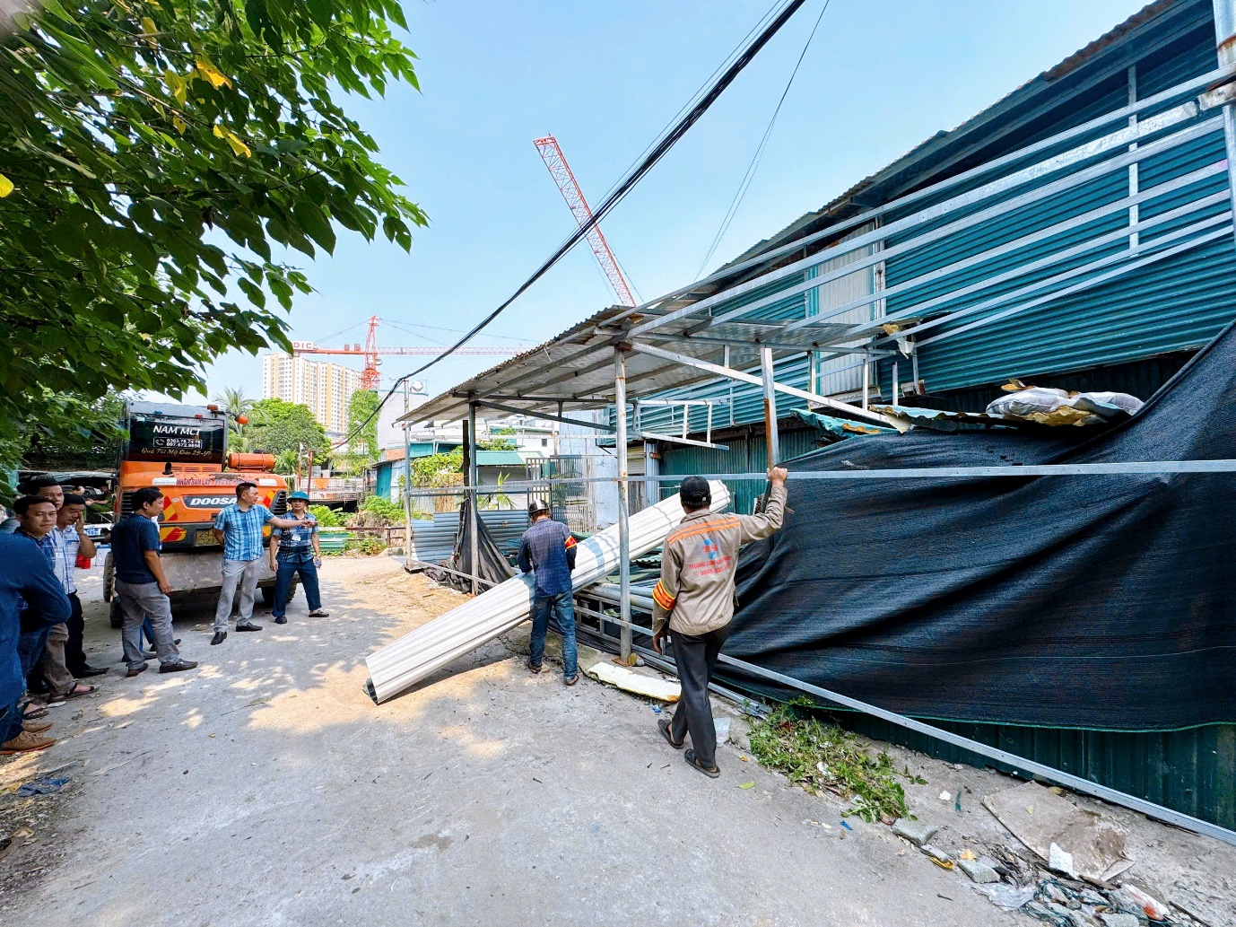 Phường Thanh Liệt kiên quyết xử lý dứt điểm các công trình vi phạm, khẳng định quyết tâm giữ vững kỷ cương pháp luật- Ảnh 2.