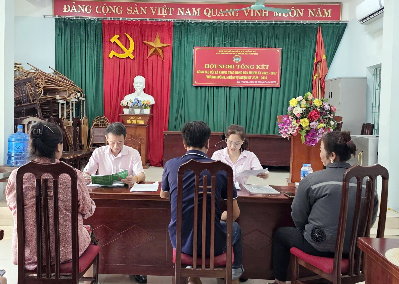 Ngân hàng Chính sách xã hội Chương Mỹ tổ chức đối chiếu, phân loại nợ năm 2025 trên địa bàn xã Quảng Bị- Ảnh 1.