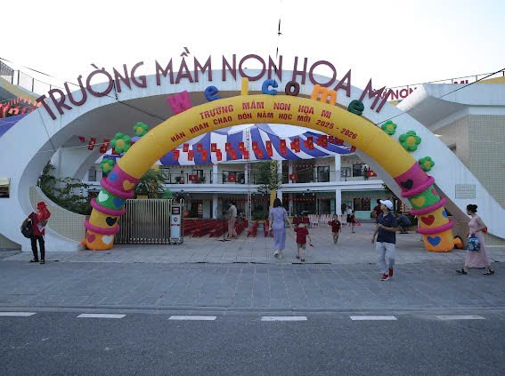 Trường Mầm non Họa Mi tổ chức “Ngày hội đến trường của bé” năm học  2025 – 2026 tưng bừng phấn khởi- Ảnh 1.