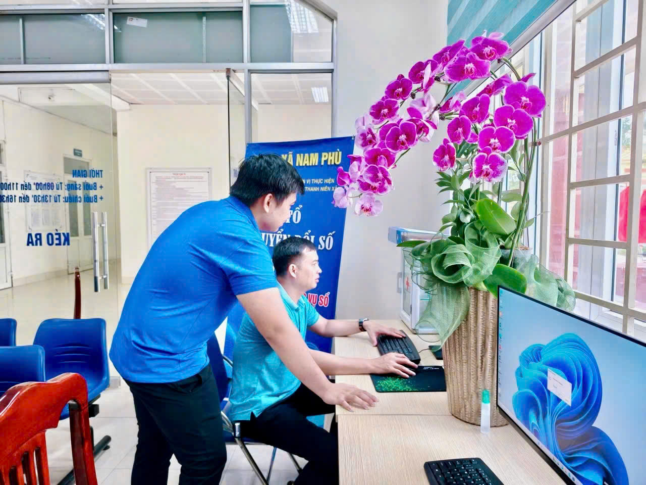 Đội ngũ cán bộ, công chức xã Nam Phù bắt nhịp với khối lượng công việc lớn- Ảnh 7.