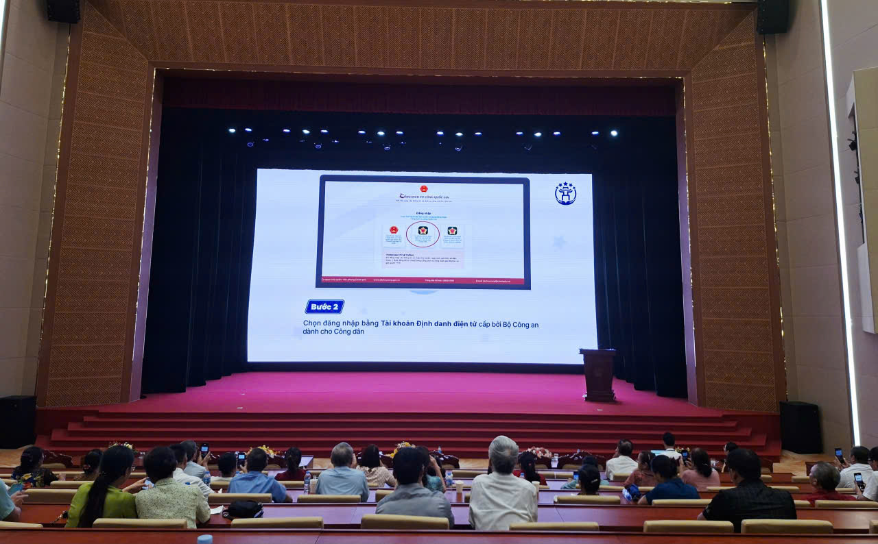 XÃ ĐÔNG ANH TỔ CHỨC HỘI NGHỊ TUYÊN TRUYỀN VỀ TTHC LĨNH VỰC ĐẤT ĐAI, XÂY DỰNG; HỘ TỊCH, CHỨNG THỰC, NUÔI CON NUÔI; VĂN HÓA - XÃ HỘI- Ảnh 3.