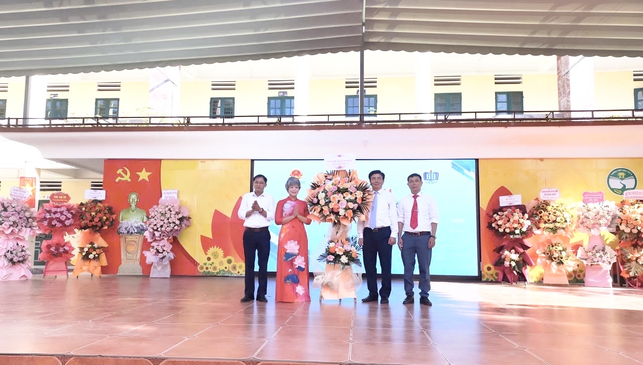 An Khánh: Học sinh hân hoan bước vào năm học mới- Ảnh 5.