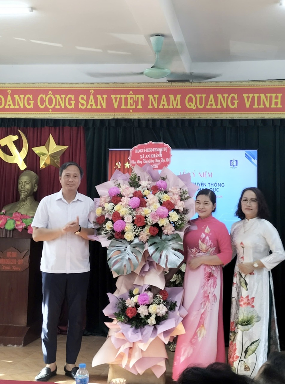 An Khánh: Học sinh hân hoan bước vào năm học mới- Ảnh 6.