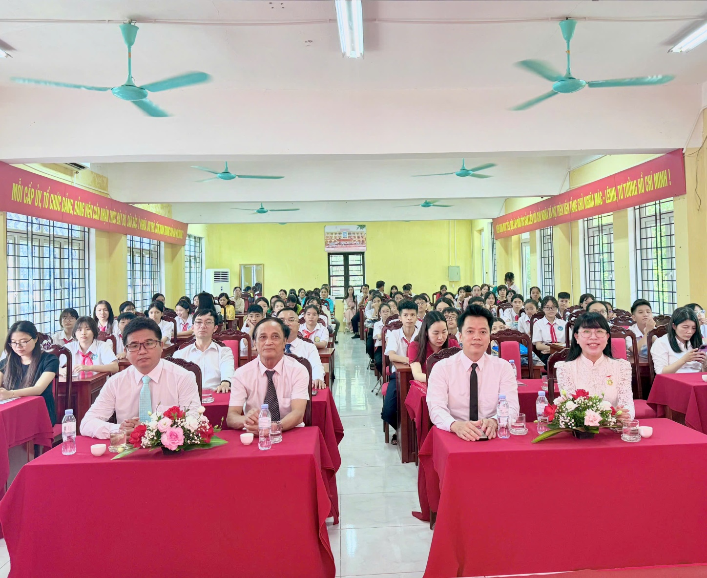 An Khánh: Học sinh hân hoan bước vào năm học mới- Ảnh 10.