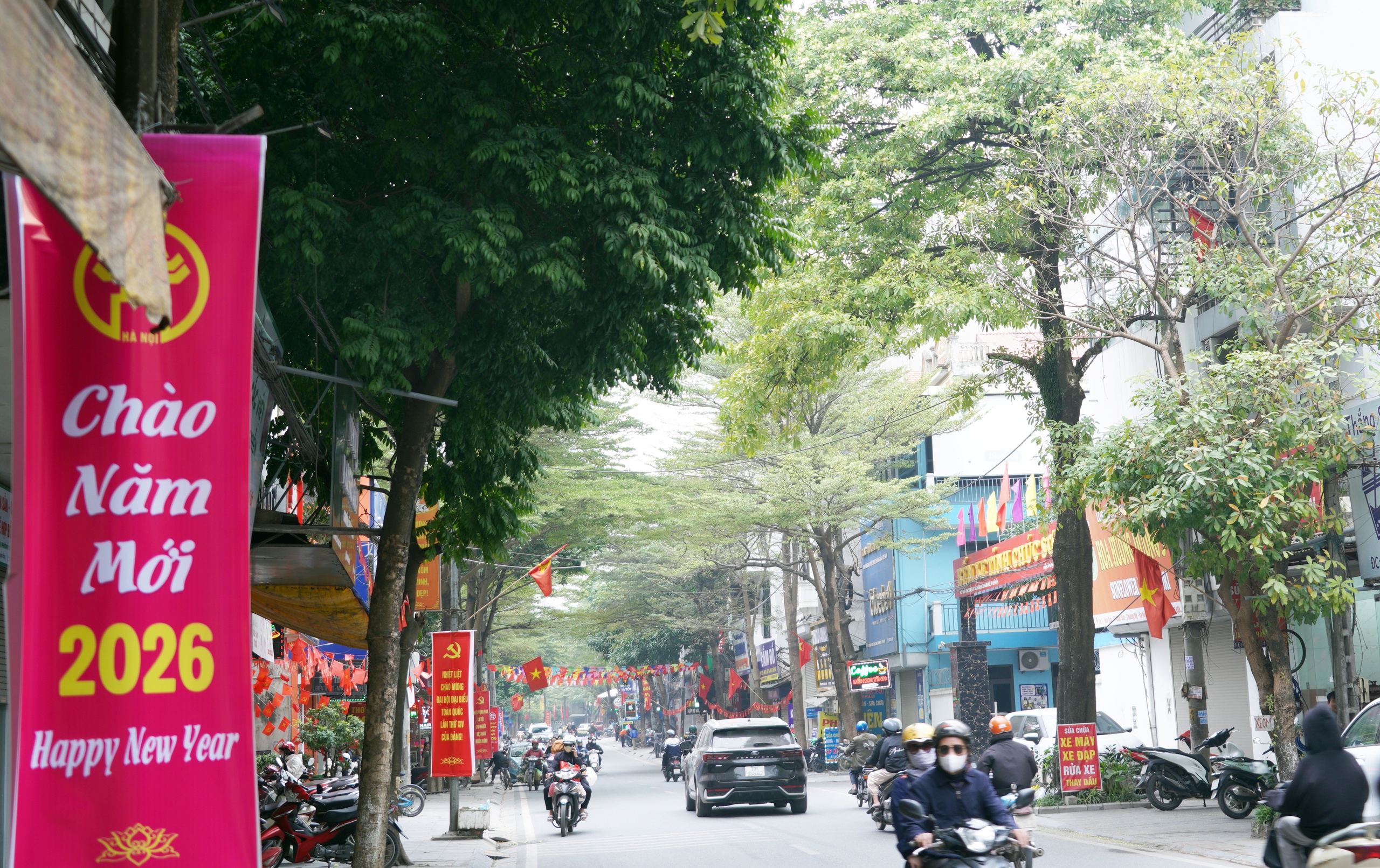 Chương Mỹ rợp cờ hoa, hân hoan đón năm mới 2026- Ảnh 1.