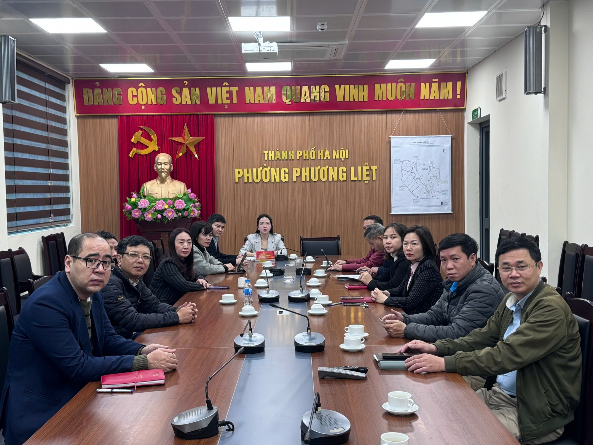 Đảng ủy phường Phương Liệt tham gia Hội nghị trực tuyến tổng kết công tác chuyển đổi số trong các cơ quan đảng năm 2025 và triển khai nhiệm vụ trọng tâm năm 2026- Ảnh 1.