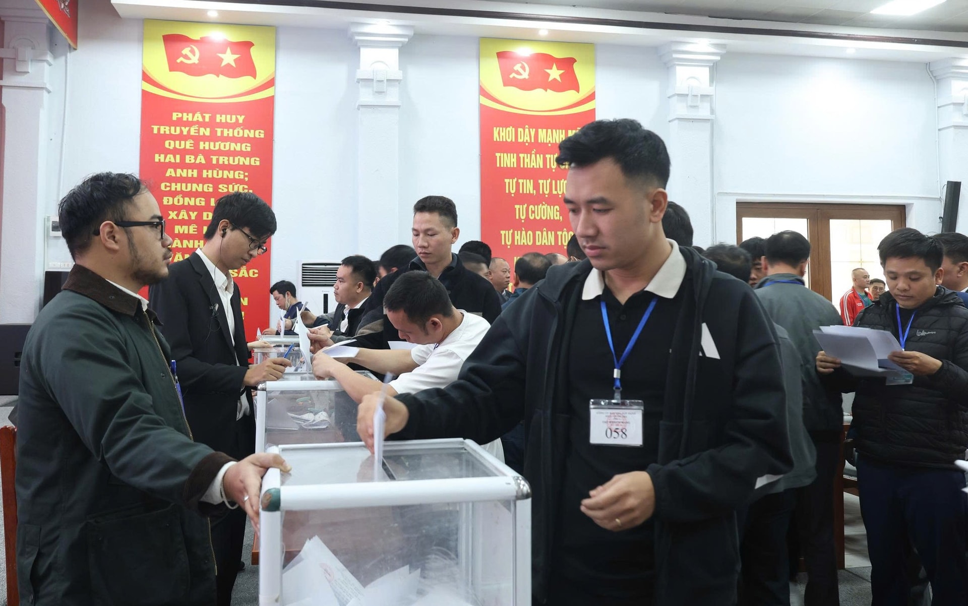 Xã Mê Linh đấu giá thành công 40 thửa đất, thu về hơn 322 tỷ đồng- Ảnh 2.