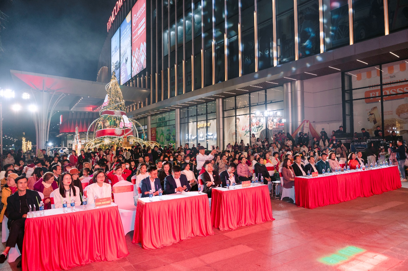 Gia Lâm tưng bừng chương trình nghệ thuật chào năm mới 2026- Ảnh 1.