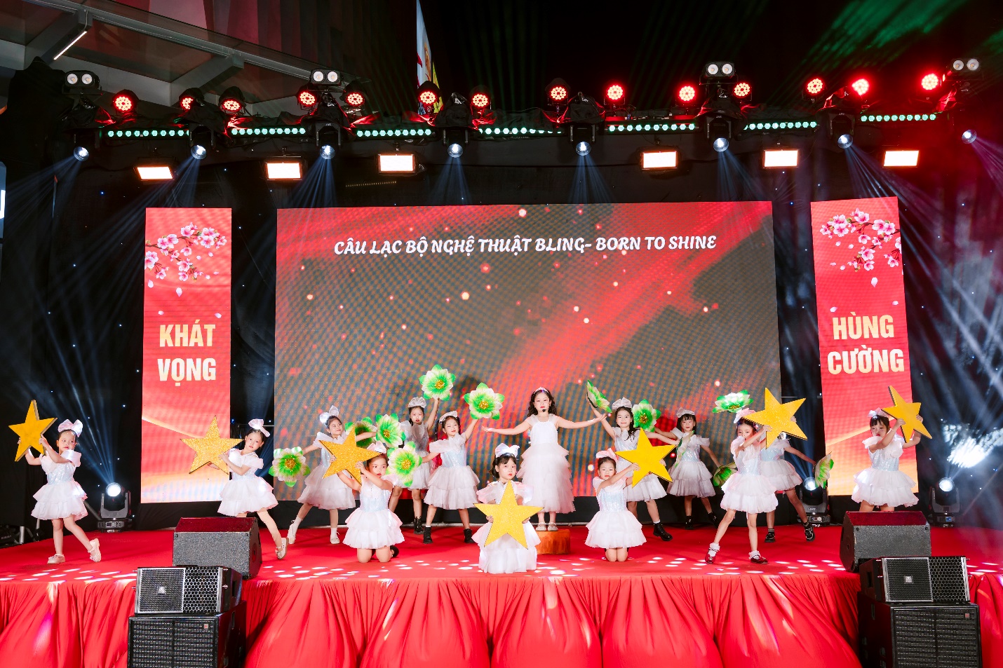 Gia Lâm tưng bừng chương trình nghệ thuật chào năm mới 2026- Ảnh 4.