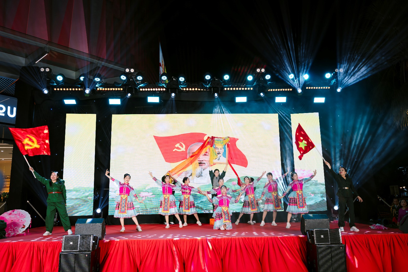 Gia Lâm tưng bừng chương trình nghệ thuật chào năm mới 2026- Ảnh 5.