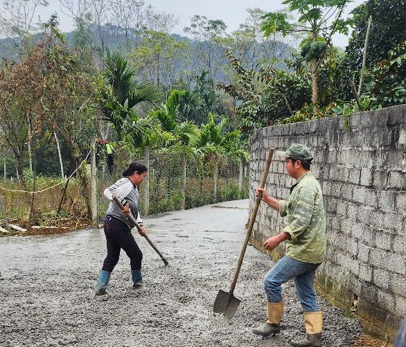 Suối Hai: "Dân vận khéo" trong vận động Nhân dân hiến đất mở đường, xây dựng công trình phúc lợi- Ảnh 1.