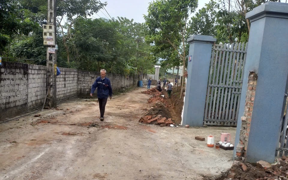 Suối Hai: 