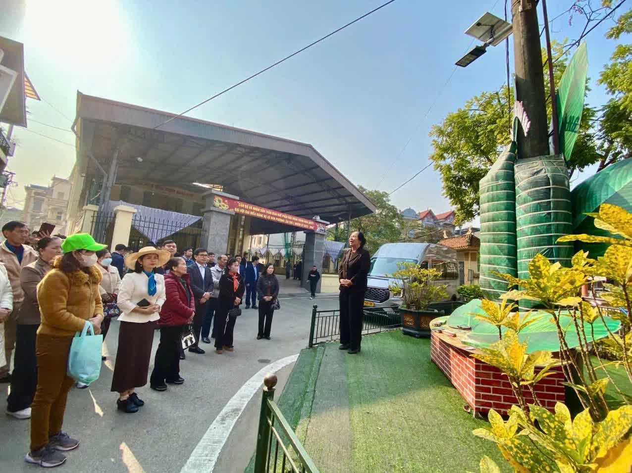 Xã Đan Phượng và xã Tiến Thắng chia sẻ kinh nghiệm xây dựng cảnh quan đô thị, nông thôn mới- Ảnh 3.