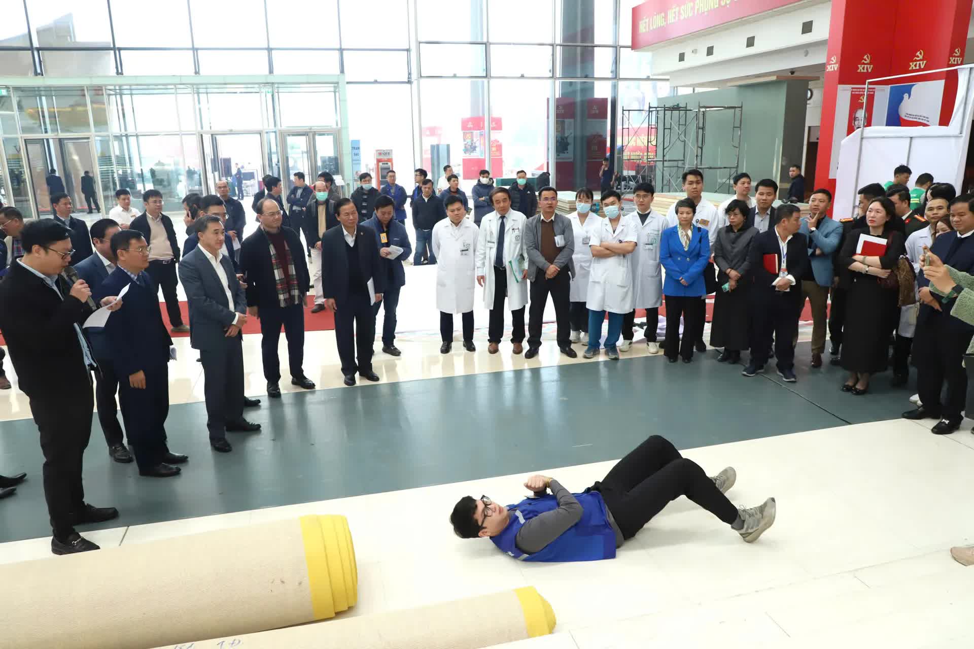 Diễn tập bảo đảm công tác y tế phục vụ Đại hội đại biểu toàn quốc lần thứ XIV của Đảng- Ảnh 2.