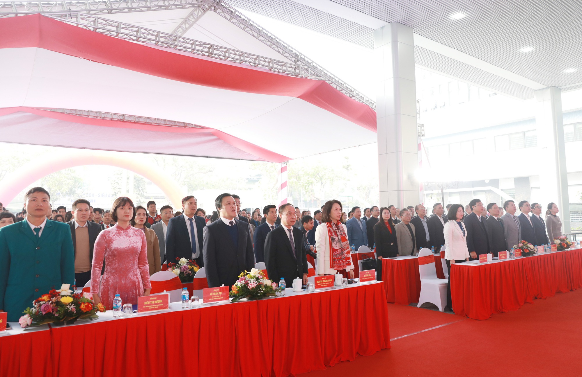 Gắn biển Công trình chào mừng Đại hội đại biểu toàn quốc lần thứ XIV của Đảng đối với Trường THPT Đỗ Mười- Ảnh 2.