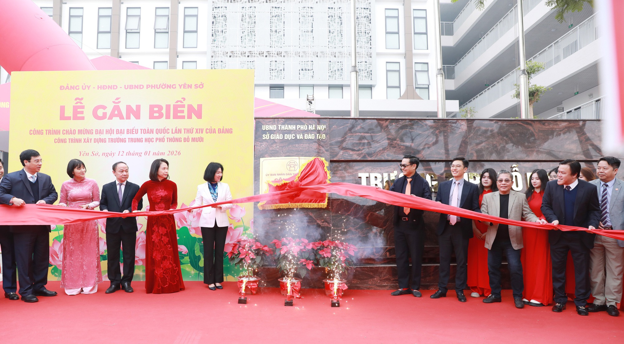 Gắn biển Công trình chào mừng Đại hội đại biểu toàn quốc lần thứ XIV của Đảng đối với Trường THPT Đỗ Mười- Ảnh 6.