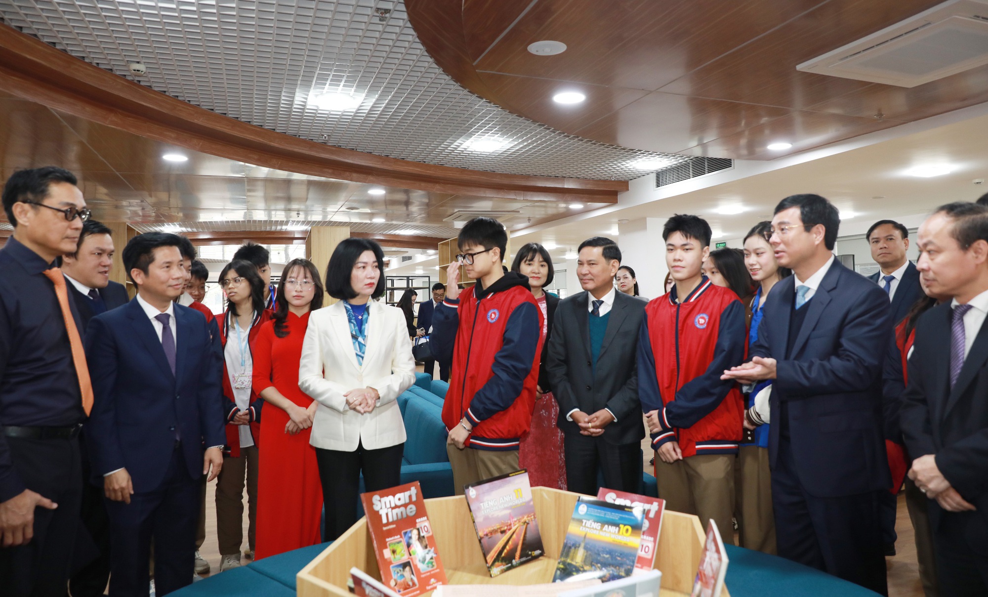 Gắn biển Công trình chào mừng Đại hội đại biểu toàn quốc lần thứ XIV của Đảng đối với Trường THPT Đỗ Mười- Ảnh 9.