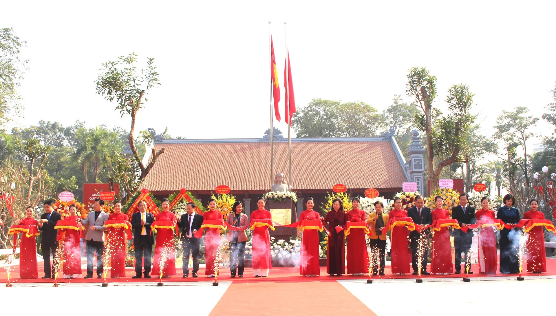 Hà Nội khánh thành Nhà trưng bày Anh hùng lực lượng vũ trang nhân dân Võ Thị Sáu- Ảnh 1.