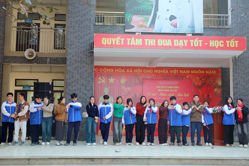 Trường THCS Xuân Mai B tổ chức chương trình giáo dục kỹ năng sống với chủ đề: Hành trang vào đời “Trí tuệ - nhân cách – bản lĩnh.- Ảnh 2.