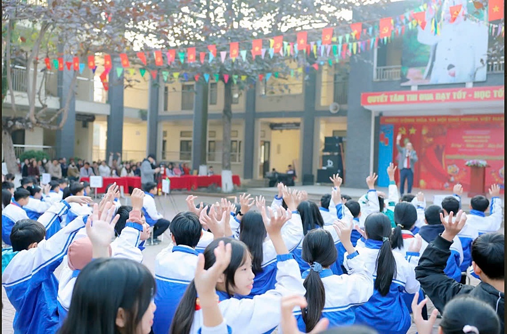 Trường THCS Xuân Mai B tổ chức chương trình giáo dục kỹ năng sống với chủ đề: Hành trang vào đời “Trí tuệ - nhân cách – bản lĩnh.- Ảnh 3.