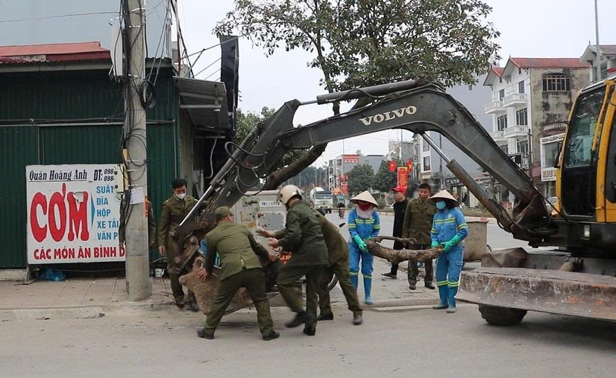 MỸ ĐỨC QUYẾT LIỆT RA QUÂN GIẢI TỎA HÀNH LANG AN TOÀN GIAO THÔNG, LẬP LẠI KỶ CƯƠNG VĂN MINH ĐÔ THỊ- Ảnh 7.