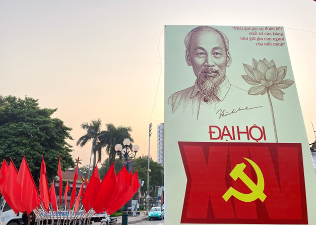 Phường Tây Hồ rực rỡ cờ hoa chào mừng Đại hội Đại biểu toàn quốc lần thứ XIV của Đảng- Ảnh 3.