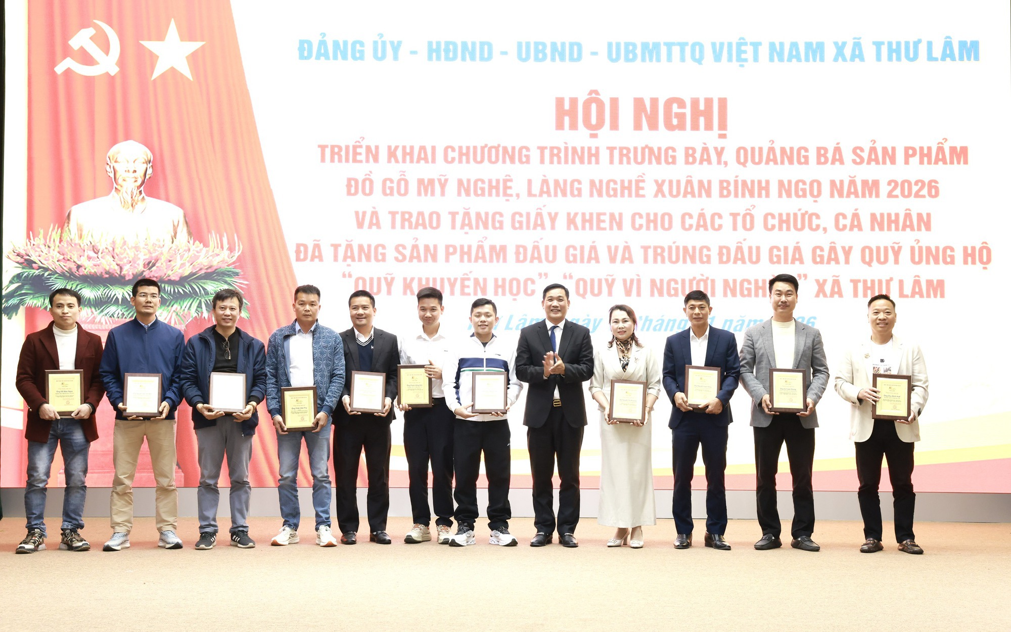 XÃ THƯ LÂM TRIỂN KHAI CHƯƠNG TRÌNH TRƯNG BÀY, QUẢNG BÁ SẢN PHẨM ĐỒ GỖ MỸ NGHỆ LÀNG NGHỀ XUÂN BÍNH NGỌ NĂM 2026