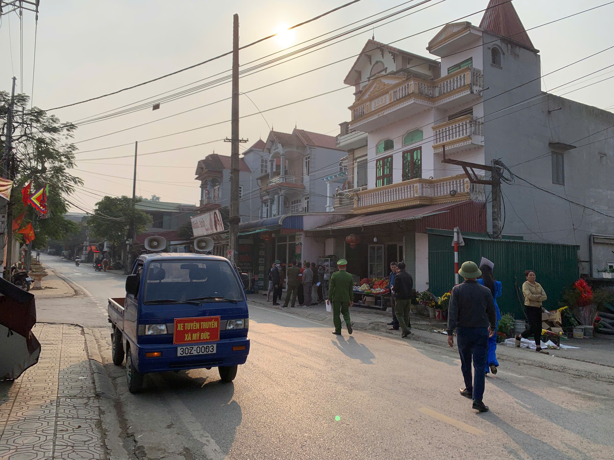 Xã Mỹ Đức tiếp tục ra quân tuyên truyền, vận động giải tỏa vi phạm trật tự đô thị- Ảnh 2.