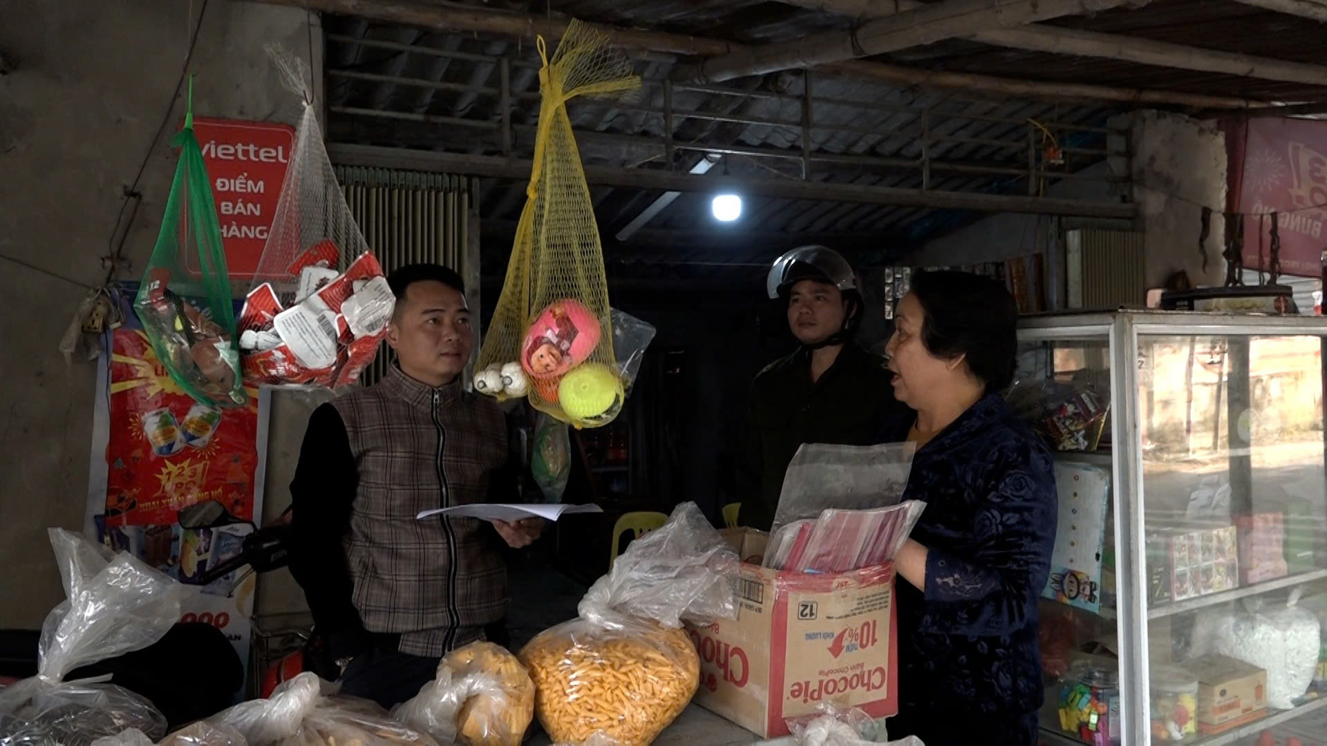 Xã Mỹ Đức tiếp tục ra quân tuyên truyền, vận động giải tỏa vi phạm trật tự đô thị- Ảnh 5.